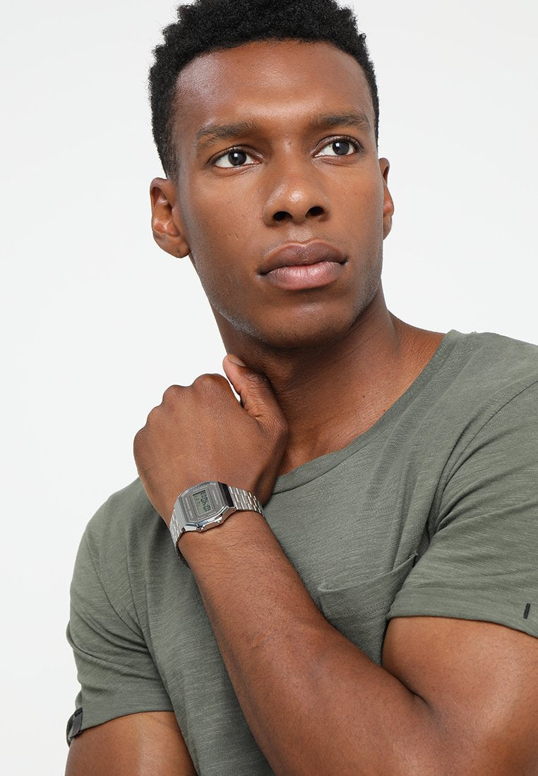 Pourquoi les Montres Casio Vintage Reviennent à la Mode : Un Style Rétro Intemporel que Tout le Monde Adore