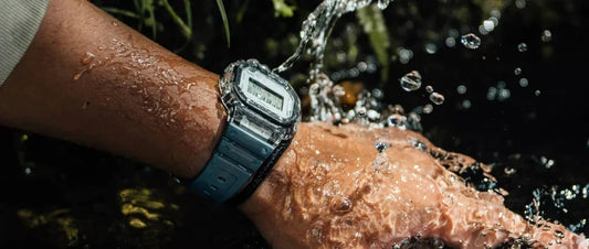 Résistance à l’eau d’une montre Casio : que signifient 50M, 100M et 200M ?
